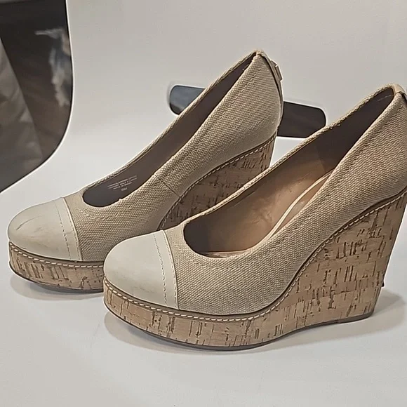 Tory Burch Shoes - Picture 2 of 7